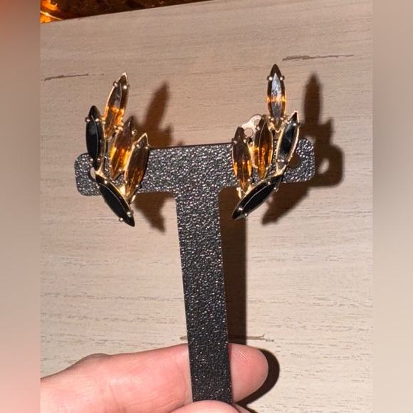 Vintage Garne Amber/Black Rhinestone Clip-on earrings✨ - Picture 2 of 8